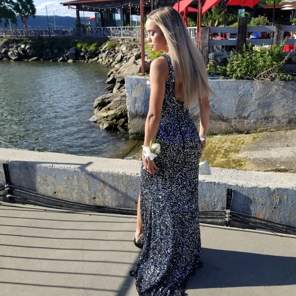 Prom Dress - Picture 4 of 12